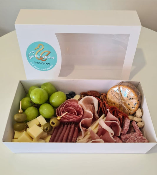 Caja para dos personas de charcuteria
